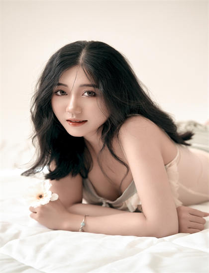 美女脱去内衣内裤视频-上海女老师出轨视频